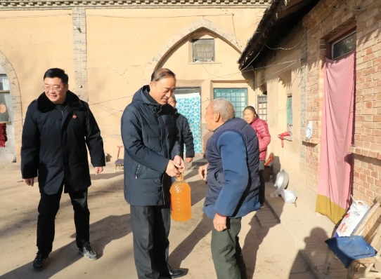 寒冬送温暖，慰问传真情——运城市人民检察院领导班子赴帮扶村走访慰问困难群众