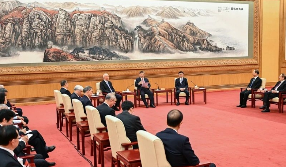 习近平同党外人士共迎新春