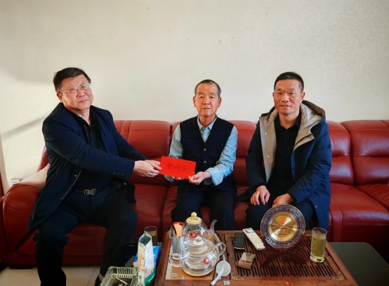 岁寒访桑榆  慰问暖人心——忻州神池法院开展春节前慰问退休老干部活动