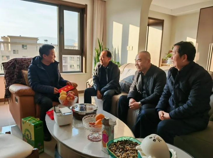忻州繁峙：边小平走访慰问县处级老干部、县委联系服务专家和生活困难党员