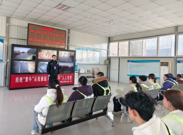 临汾侯马交警走进驾校开展“新驾驶人”安全宣传 让安全从“起步”开始