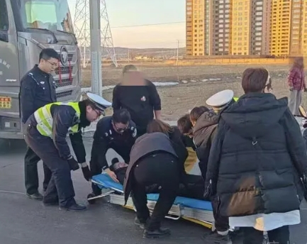 长治壶关：有“警”无险！巡逻途中遇伤者 “警”急救援暖人心