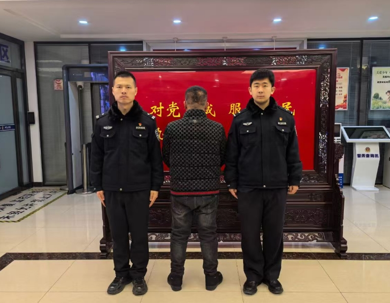 太原公安尖草坪分局汇丰责任区刑警队联合新城派出所抓获盗窃车内财物犯罪嫌疑人