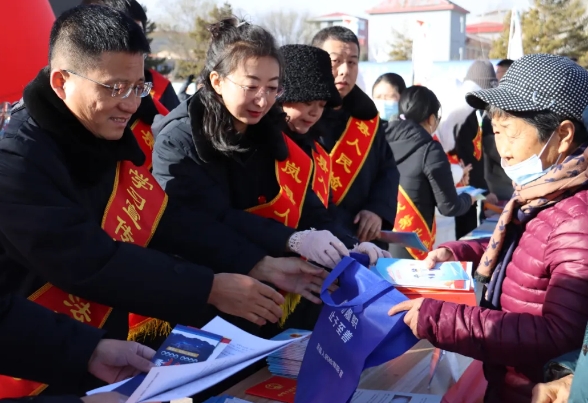 吕梁岚县：雷锋精神照进检察蓝