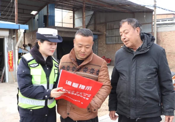 运城绛县：交通宣传进农村  共话安全零距离