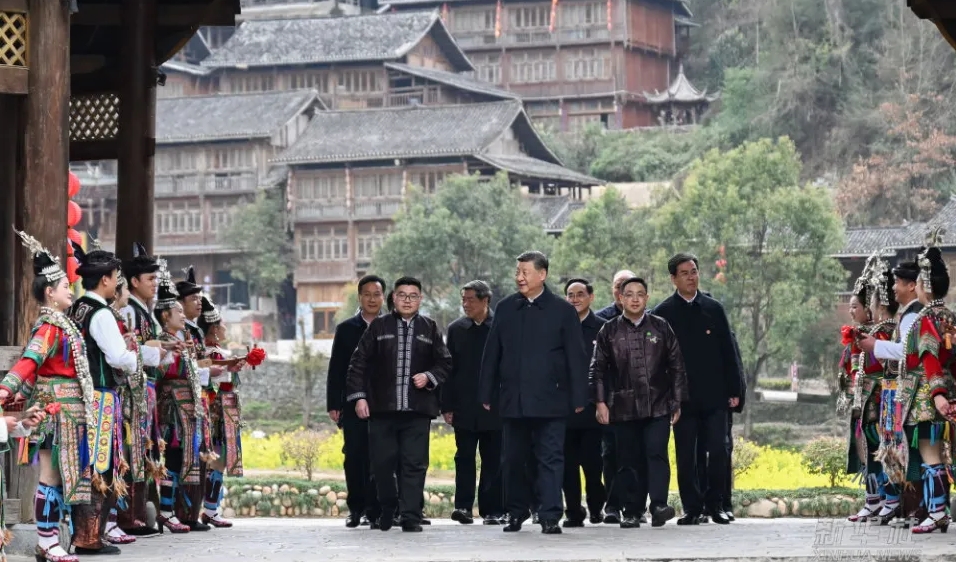 习近平在贵州黔东南州考察调研
