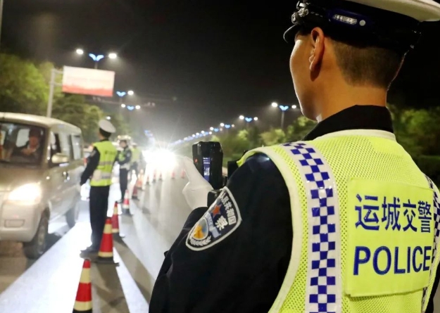 运城盐湖公安交警：持续春季秩序整治，净化道路交通环境