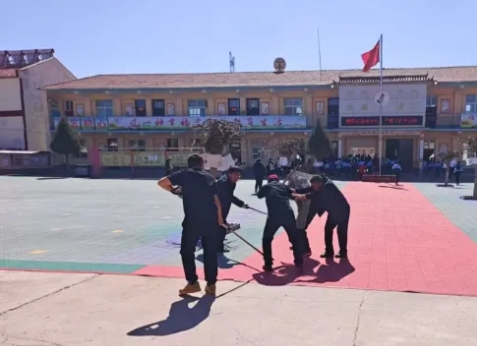 长治武乡县公安：以“演”筑防，护学平安