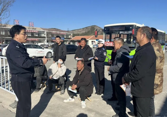 长治壶关公安交警：进驾校，讲交规，让安全从“起步”开“驶”