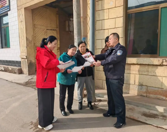 长治武乡公安：打好禁种铲毒“组合拳” 织密禁毒“防护网”
