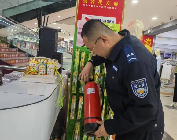 吕梁石楼县公安局灵泉派出所开展“九小场所”安全检查筑牢平安防线