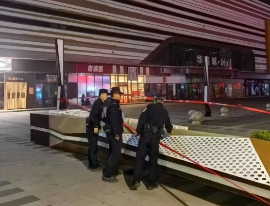 大风中的“警察蓝”，暖了！长治武乡公安全力应对大风天气，守护群众安全
