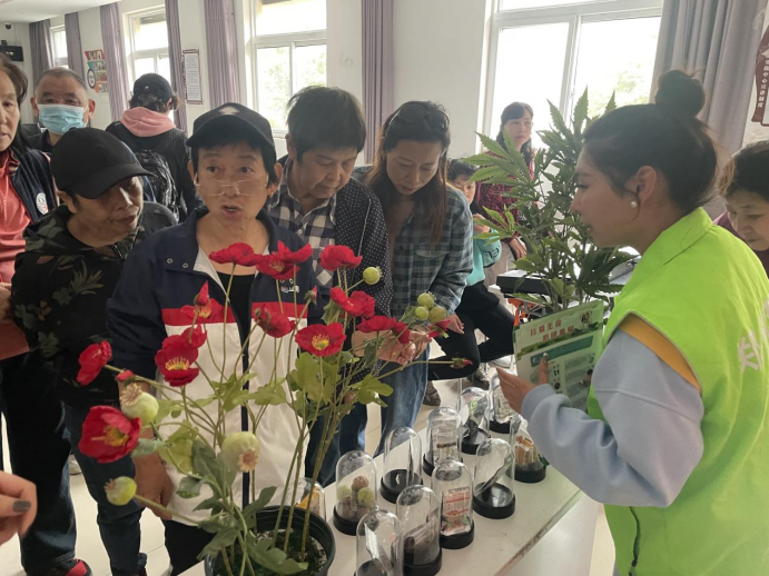 河南郑州:银发不老情 禁毒宣传显真情503.png