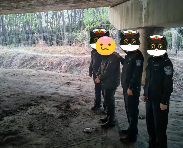 电瓶被偷！看民警如何破解“蓝盔白口罩” 迷局