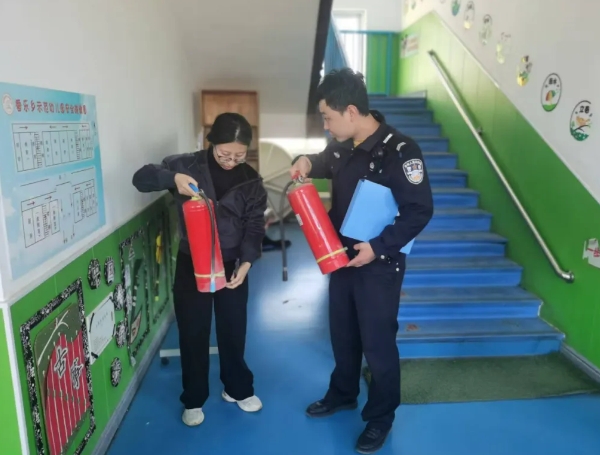 从“心”守护成长——晋中平遥县香乐派出所开展校园安全隐患大排查