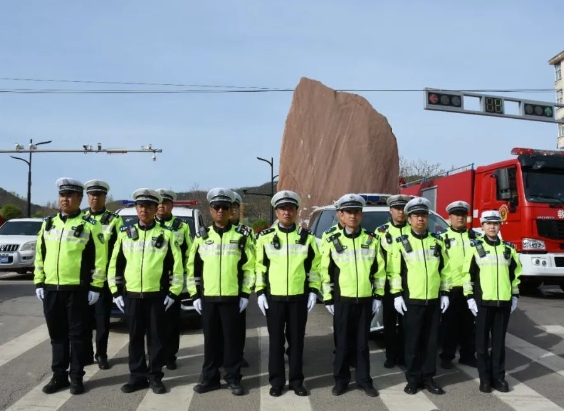 临汾蒲县公安局交警大队护航第九届东岳文化旅游节