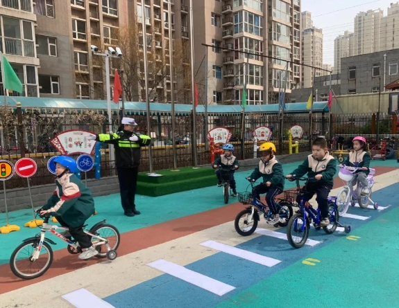 临汾尧都：交警进校园  安全润童心