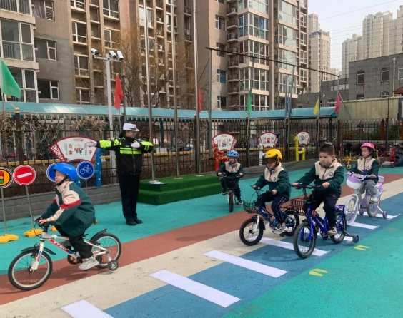 临汾公安交警进校园 交通安全宣传润童心