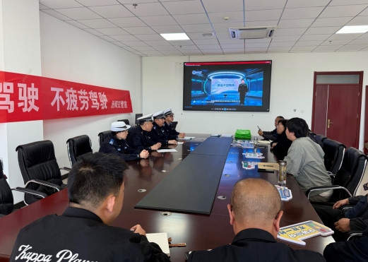 吕梁汾阳交警开展“五一”节前客运安全专项治理