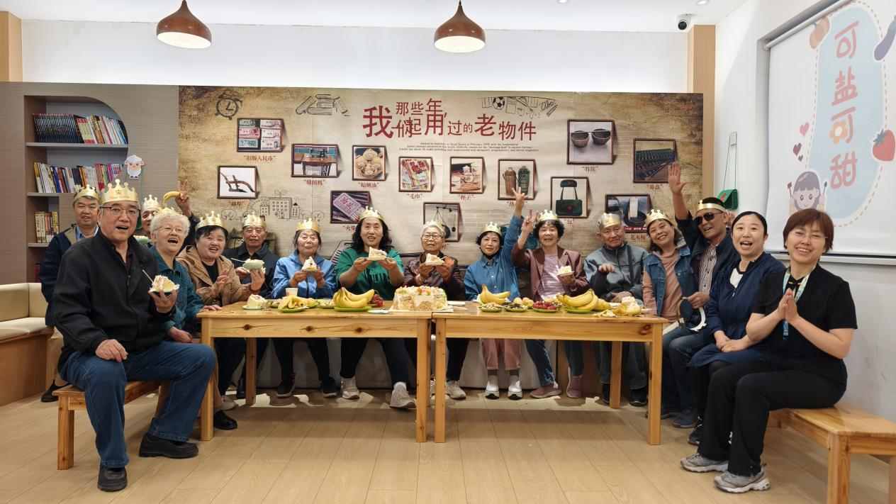 春日芳华  时光记忆——太原万柏林区漪汾苑社区举办复古茶话生日会