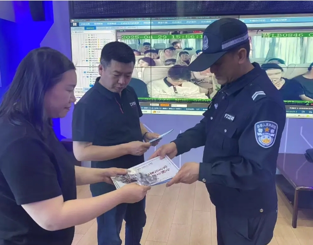 临汾公安交警组织开展“4.30全国交通安全反思日”暨“道路交