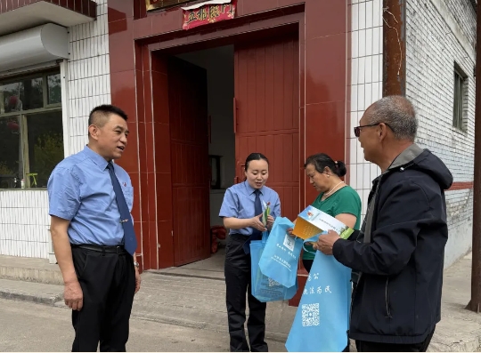 送法进乡村  护航促振兴——晋中介休市人民检察院开展“送法进乡村”志愿服务活动