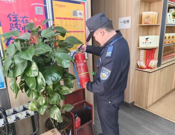 五一临近！长治武乡公安为场所安全开启“找茬”模式