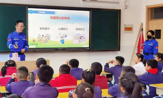 吕梁临县蓝天救援进校园 守护平安成长路