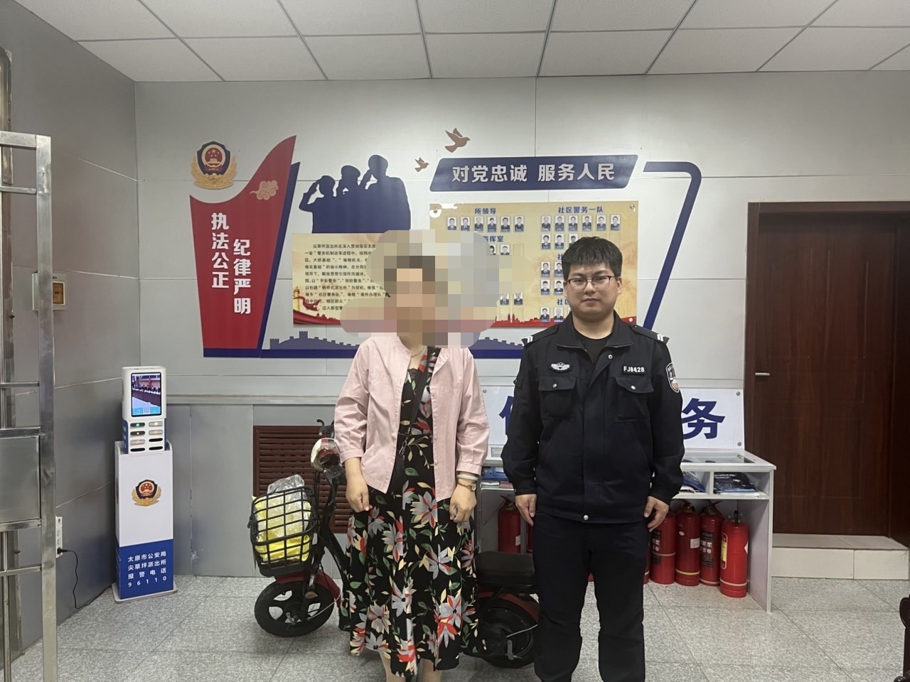 太原尖草坪区：群众误“丢”电动车，民辅警暖心帮找回