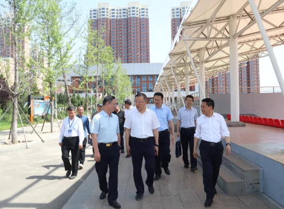 山西省教育厅党组成员、副厅长梁宏宇莅临吕梁一中调研指导工作