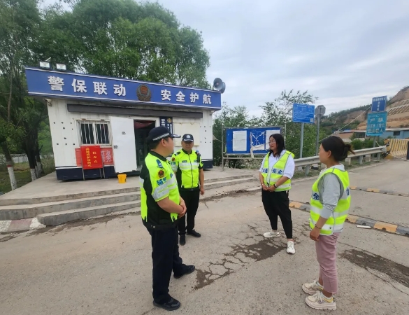临汾蒲县公安交警走进农村地区开展交通安全宣传活动