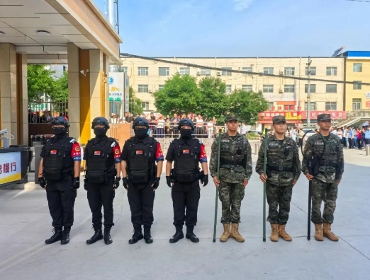 莘莘学子执笔追光，吕梁石楼公安守护启航！