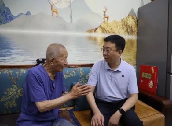 在传承与弘扬中铸牢党心——太原尖草坪区开展“七一”走访慰问活