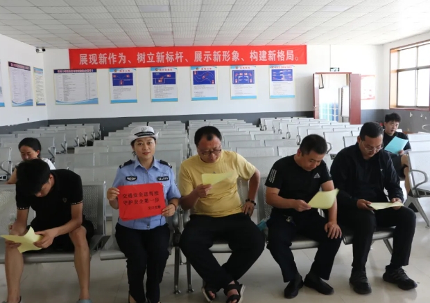 吕梁交口：交警宣传“进驾校” 助力暑期“学车热”