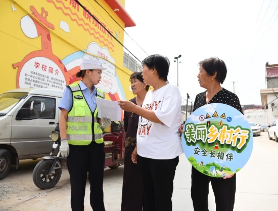 运城河津交警走进农村 以案说法精准宣传