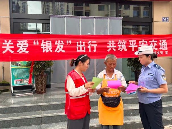 长治潞城公安：当“夏”宣传“不避暑”，火力全开齐守护！