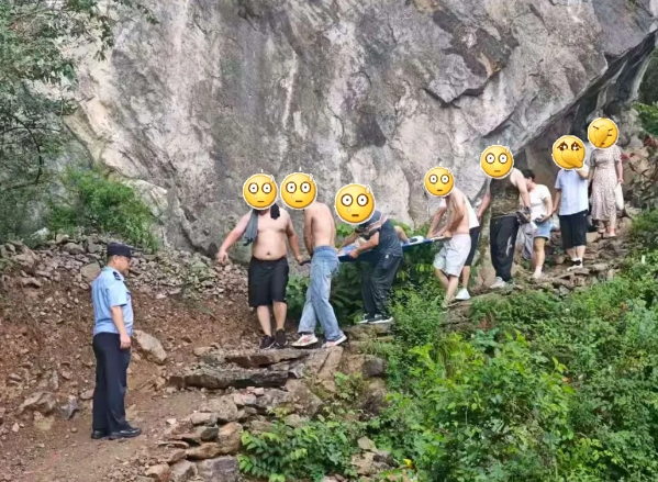 【暖心警事】英姑峡的那束暖光！
