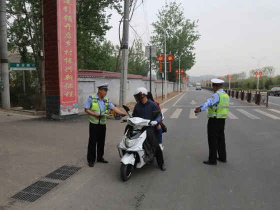 临汾公安交警进农村 筑牢夏季交通“防护网”