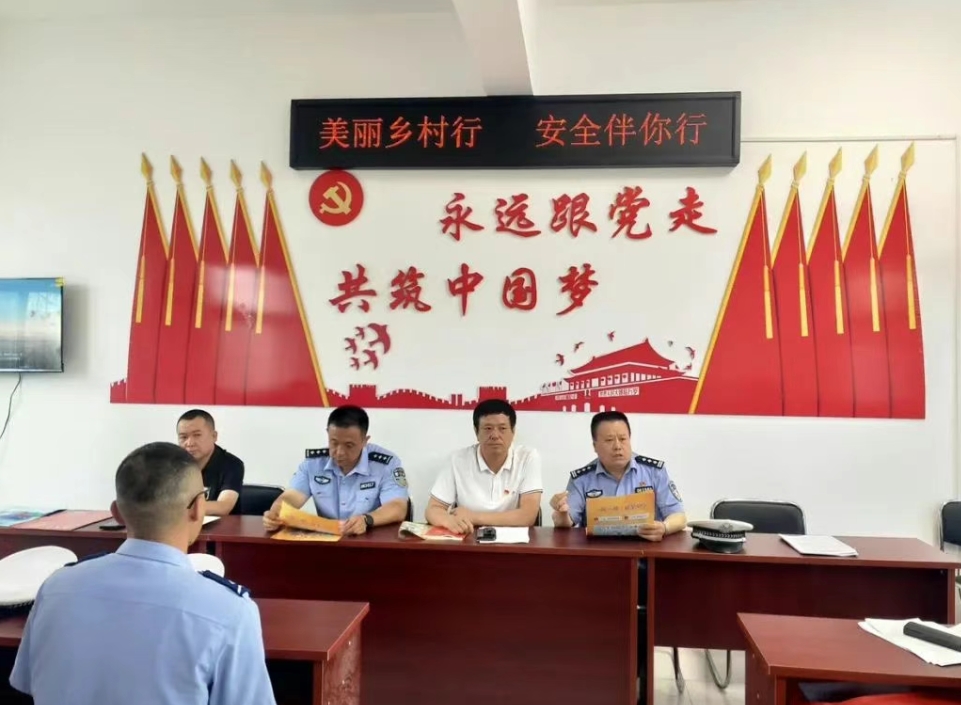 吕梁孝义：交警宣传进农村  贴近村民“话”安全