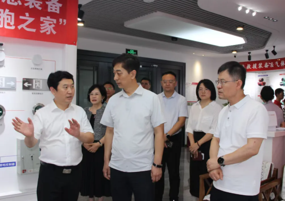 凝聚商会力量  共筑合作发展桥梁——太原尖草坪区“统战+工商联+侨联”联合组织各