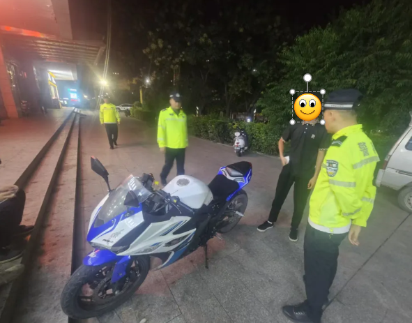 按下静音键  大同广灵交警整治深夜摩托车“炸街”