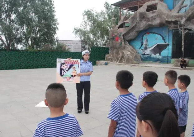 假期过半 ，山西各地中小学生暑期交通安全宣传后劲十足