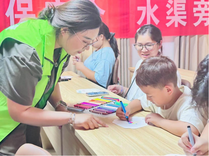 河南郑州：巧手绘清风 禁毒润童心docx603.png