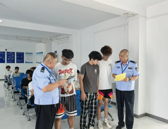 临汾公安交警进驾校 让交通安全从“准驾驶人”开“驶”