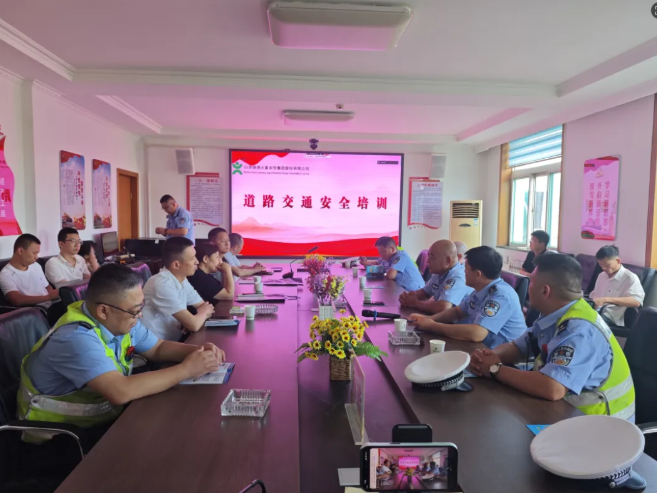 警企携手，吕梁文水交警走进企业“送安全”