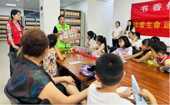 河南郑州：禁毒宣传融入非遗漆扇文化 筑牢全民拒毒防线