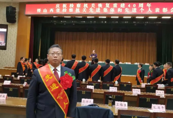 张峥：退役不褪色  坚守初心写峥嵘