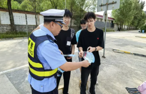临汾蒲县：交通安全宣传进驾校  筑牢新驾驶人交通安全防线