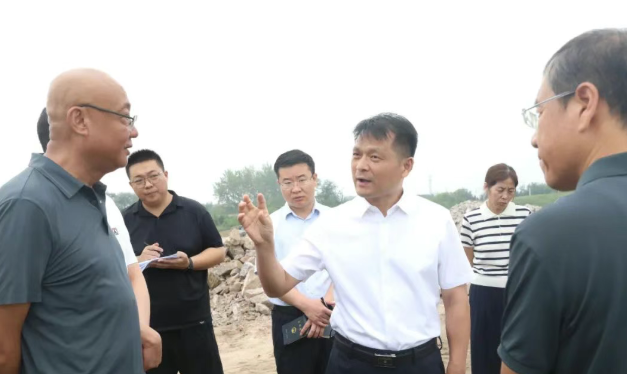 临汾侯马：尹明星调研浍河生态修复工程