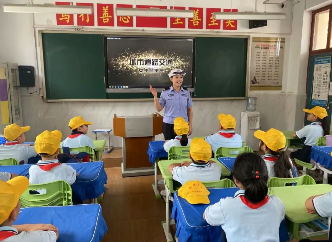 长治：“开学第一课”，“警”彩开讲